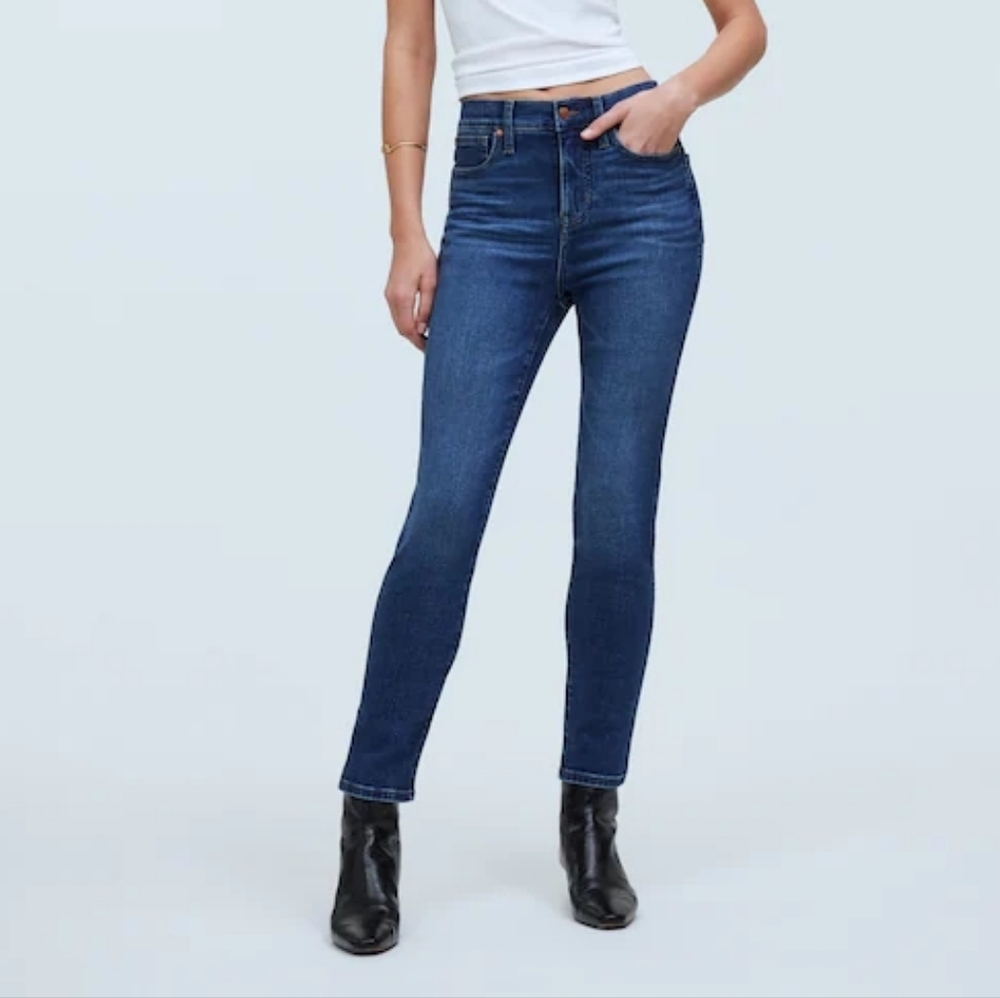American Eagle Outfitters Dark Blue Skinny Jeans Sz 2